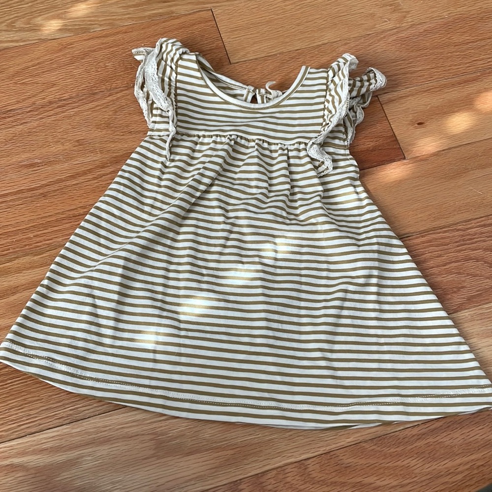 Quincy Mae 12-18 mos dress